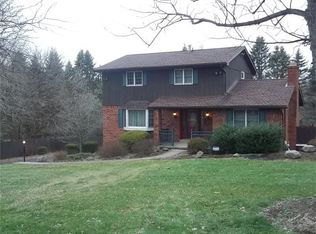 2220 Northwest Dr, North Huntingdon, PA 15642