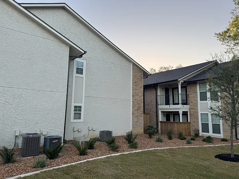 Highcrest — Photo 11