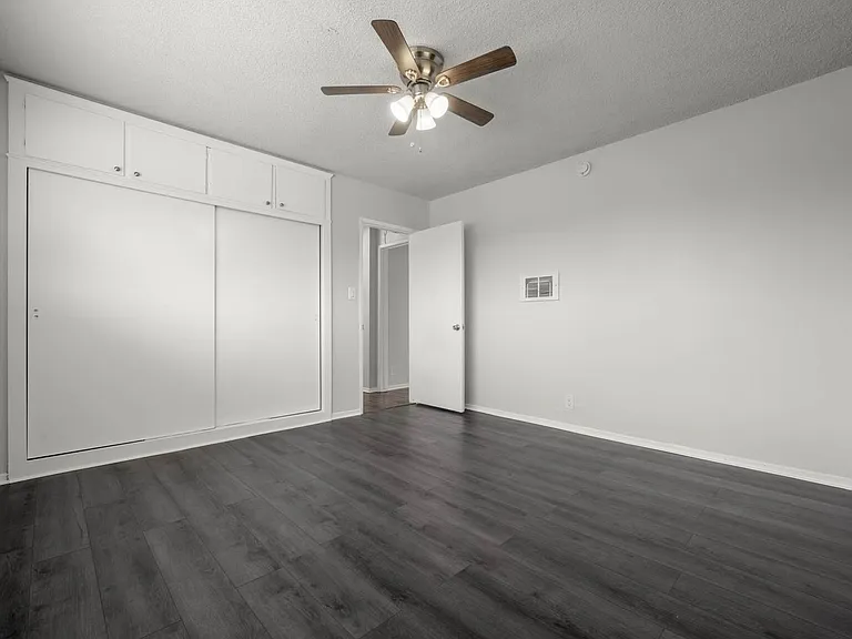 814 Victor Ave — Photo 16