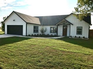106 McElroy St, Southmayd, TX 76268