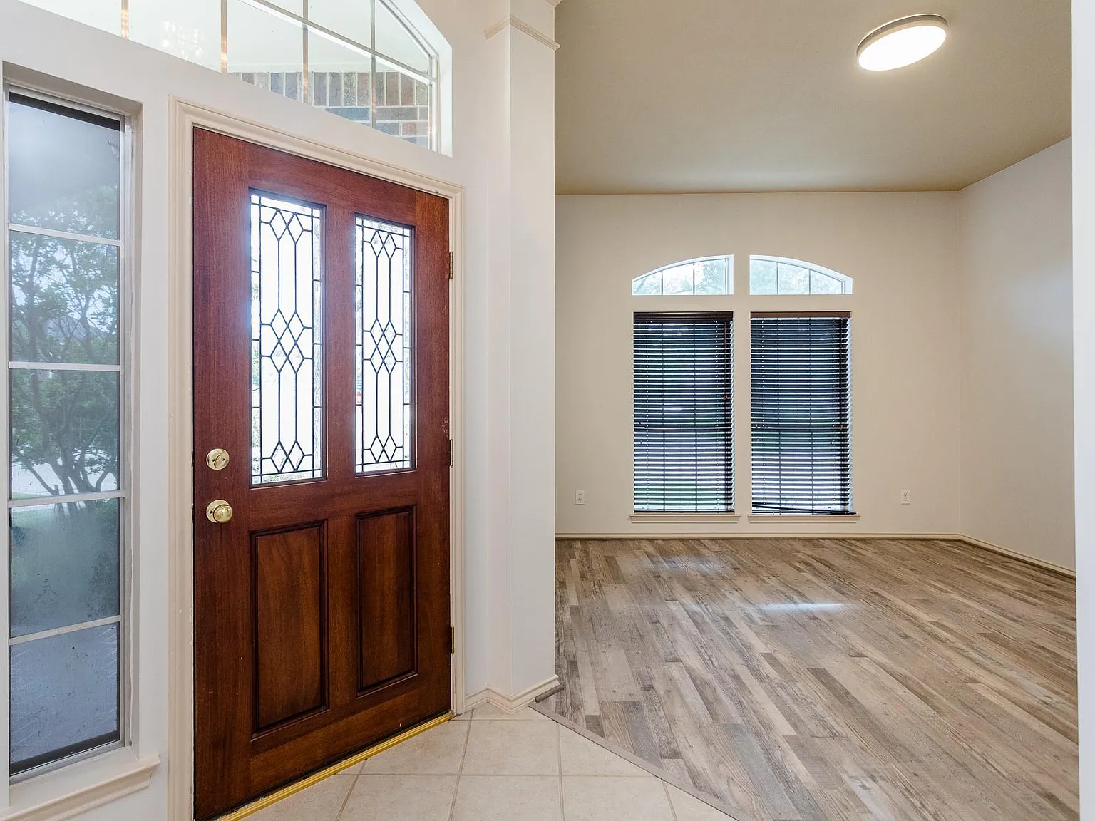 3 bed, 2.0 bath, 2095 sqft, $2,100 — Photo 4