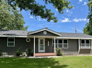 1405 Primrose Ln, Macon, MO 63552