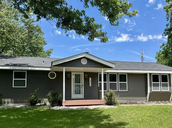 1405 Primrose Ln, Macon, MO 63552
