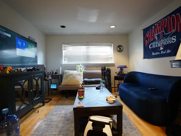 9 Commonwealth Ct APT 1, Brighton, MA 02135