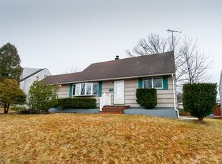 13 Cabot Pl, Iselin, NJ 08830