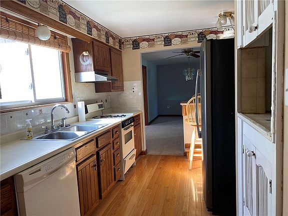 5th image of 238 Donnell Rd