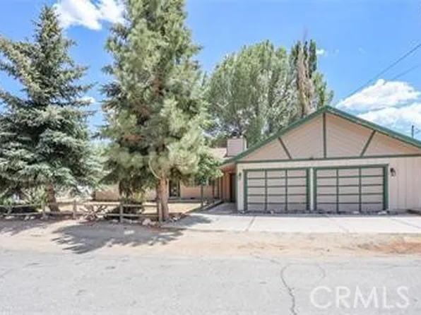 328 Grenfall Ln, Big Bear City, CA 92314