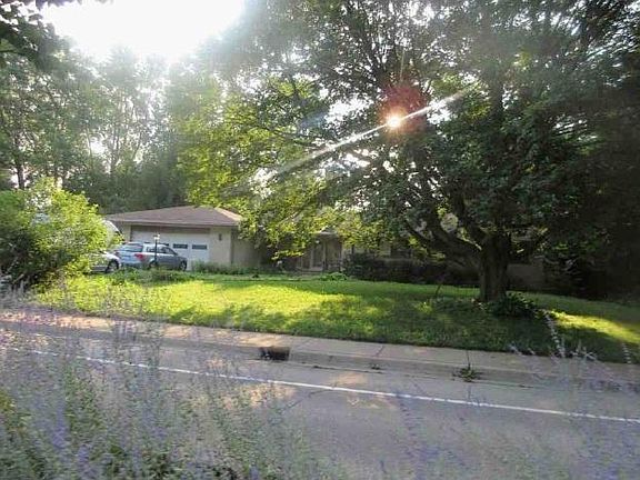 2nd image of 521 Wing Park Blvd
