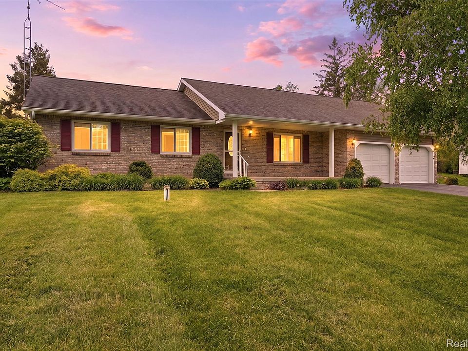 1st image of 2482 Valley Lane Dr