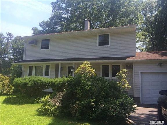 2nd image of 16 Hollingwood Dr