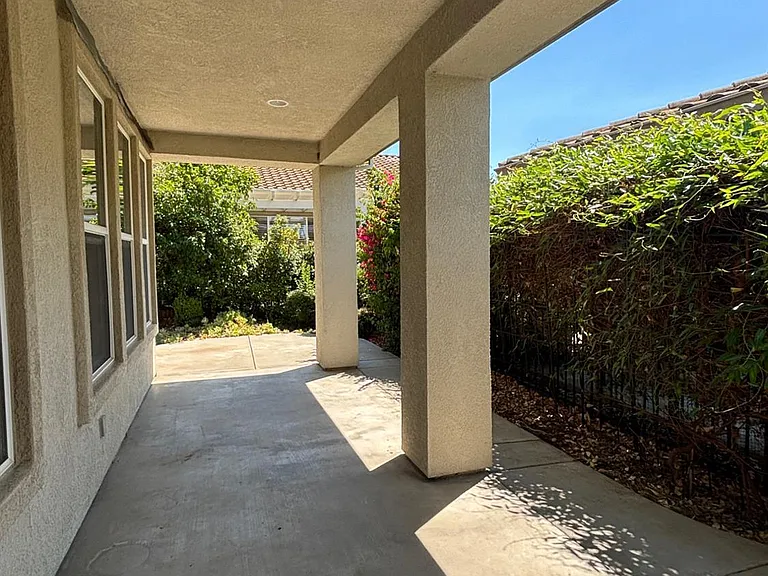520 Arlington Dr — Photo 28