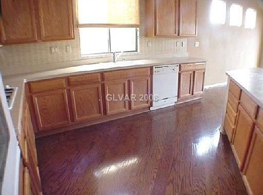 3rd image of 322 Carlisle Crossing St