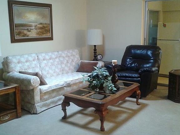 5th image of 515 Finsbury Cir Unit A