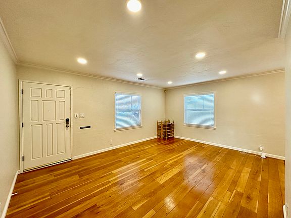 2nd image of 1730 Heatherdale Ave