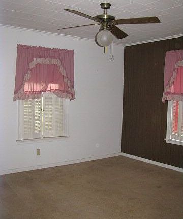 5th image of 2925 Railroad Ave