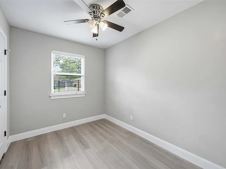 8129 Linda Vista Rd — Photo 18