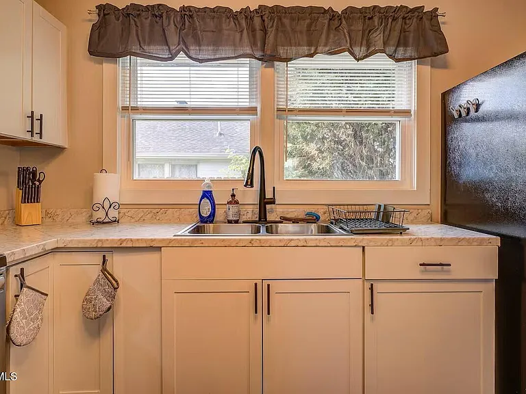 1330 E Sevier Ave — Photo 9