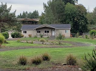 879 Glide Loop Dr, Glide, OR 97443