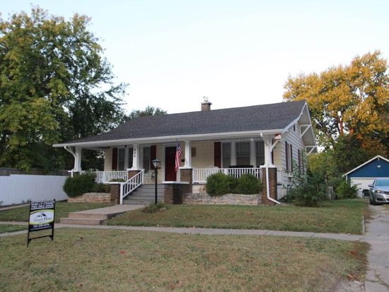 804 N Kuney St Abilene Ks 67410 Zillow