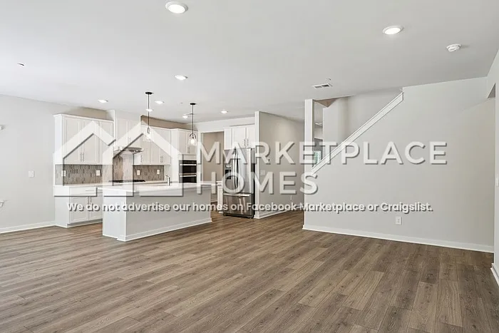 5 bed, 4.0 bath, 3008 sqft, $2,695 — Photo 4