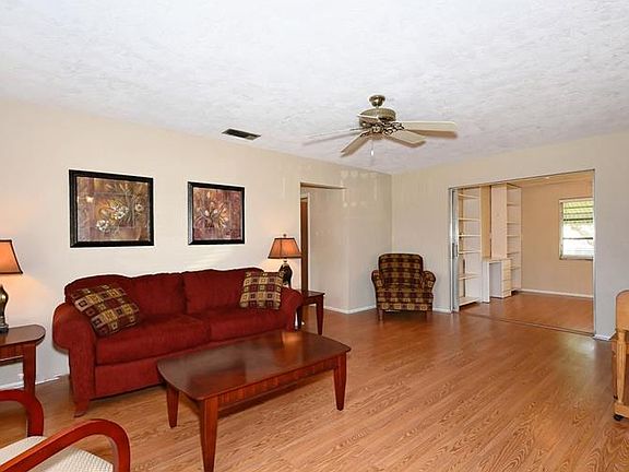 3rd image of 3305 Teal Ave