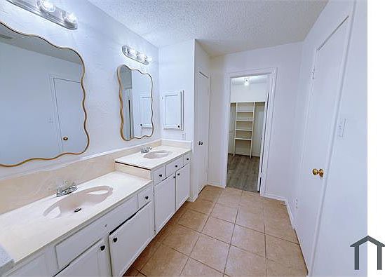 5th image of 788 Chateau Ln