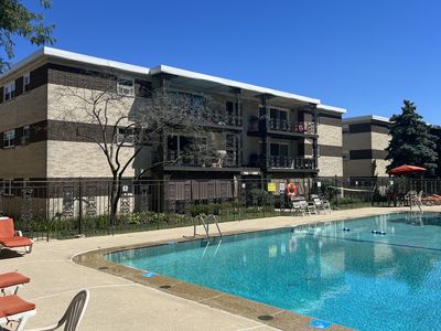 935 8th Ave APT 2-3, La Grange, IL, 60525