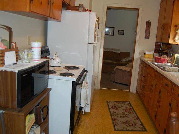 3rd image of 165 Christian Ave NE