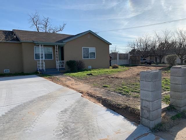 1st image of 817 W 22nd St