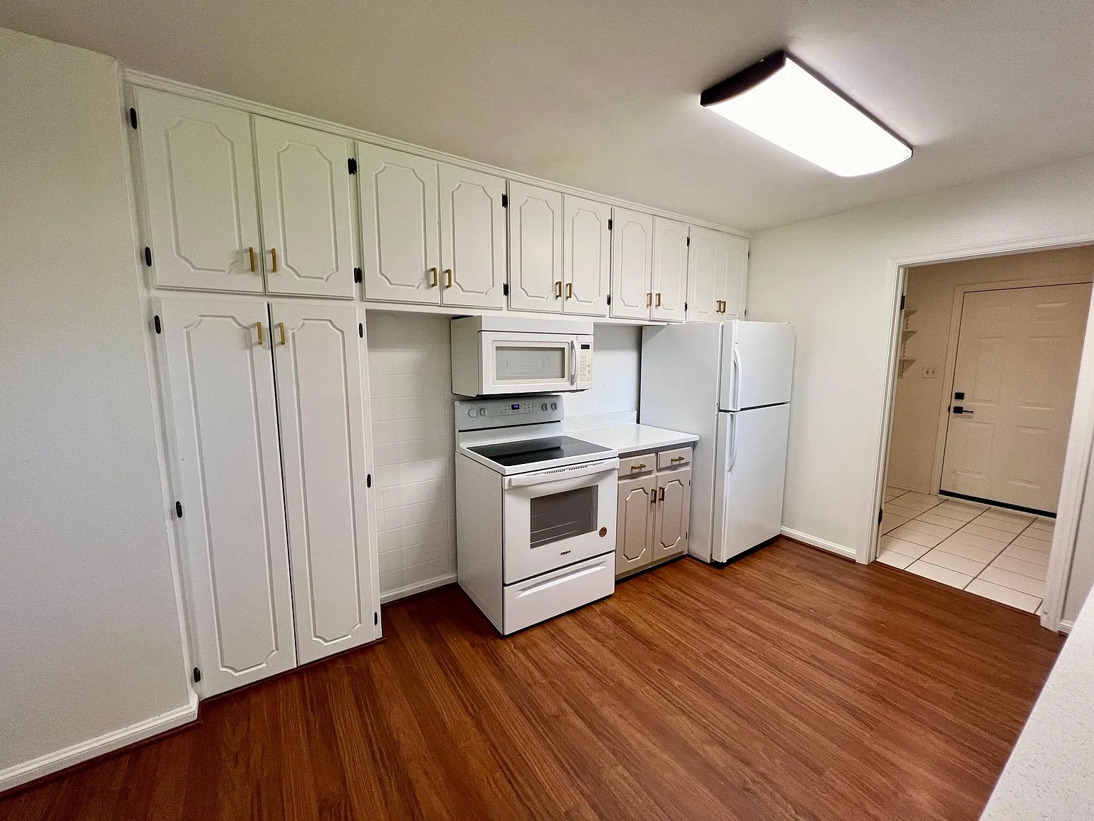 1201 W Brooks St — Photo 3