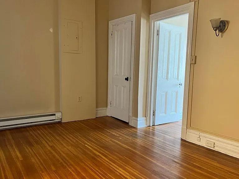116 Locust St #5 — Photo 8