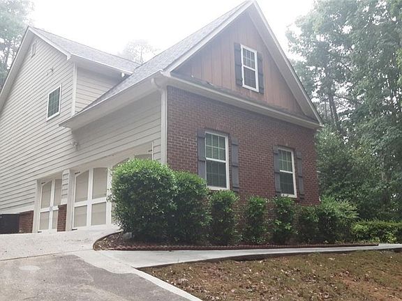3rd image of 2532 Lois Ct