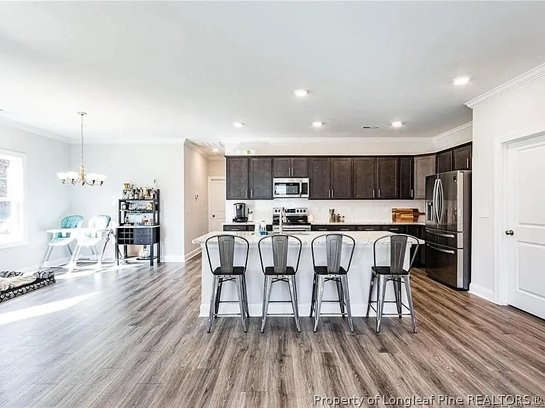 341 Manning Dr — Photo 5