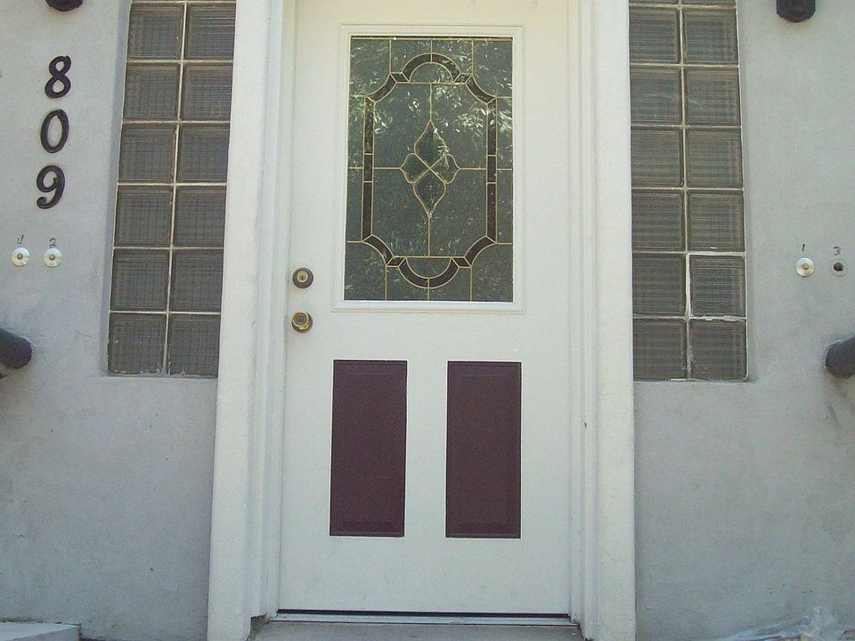 1st image of 809 F St APT 3