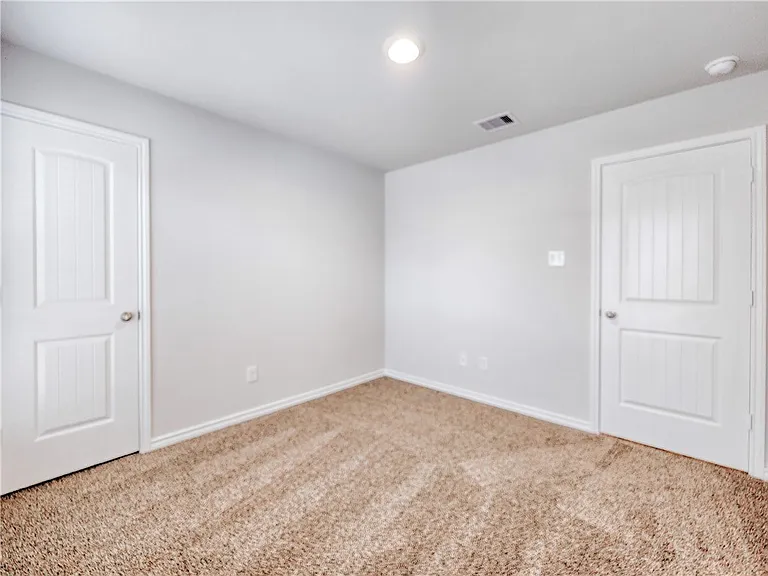 6130 Darlington Ave — Photo 5