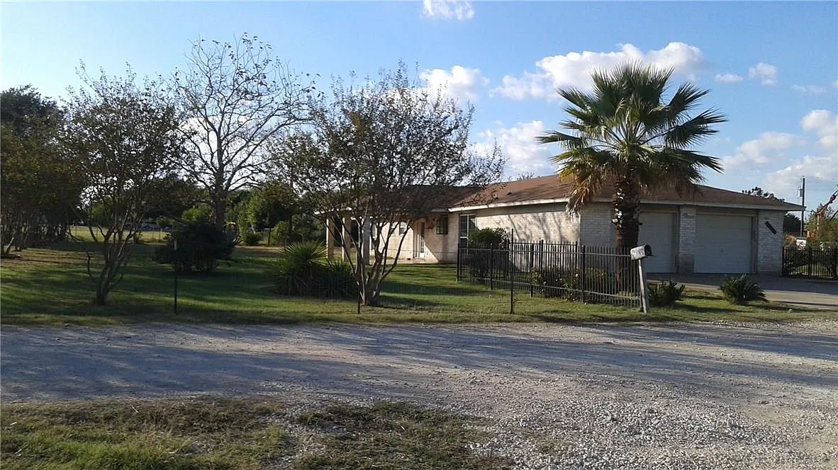 3 bed, 3407 sqft, $2,995 — Photo 2