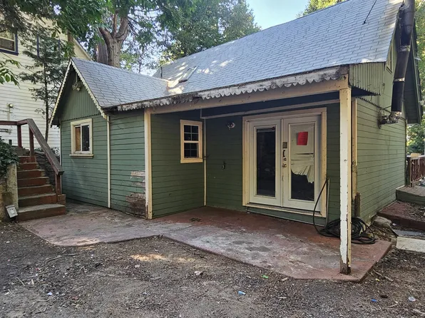 23796 Scenic Dr, Crestline, CA 92325