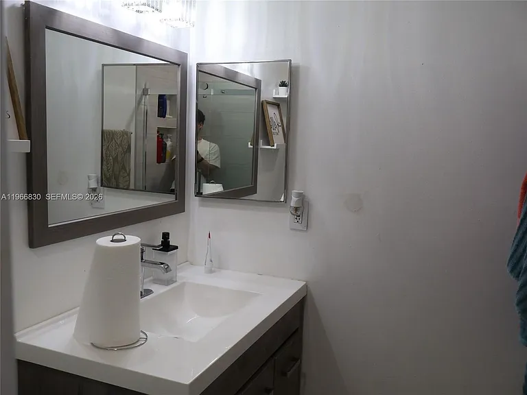 5505 SW 9th St #5505 — Photo 28