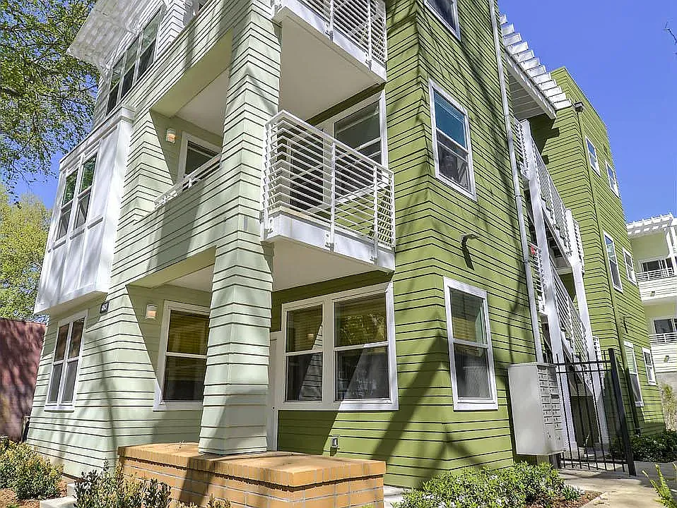 519 T St #202