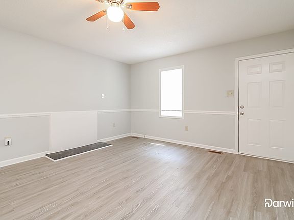 5th image of 112 Mary Michael Ln