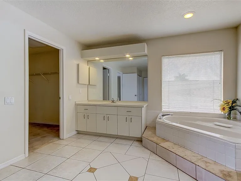 9401 Woodbay Dr — Photo 33