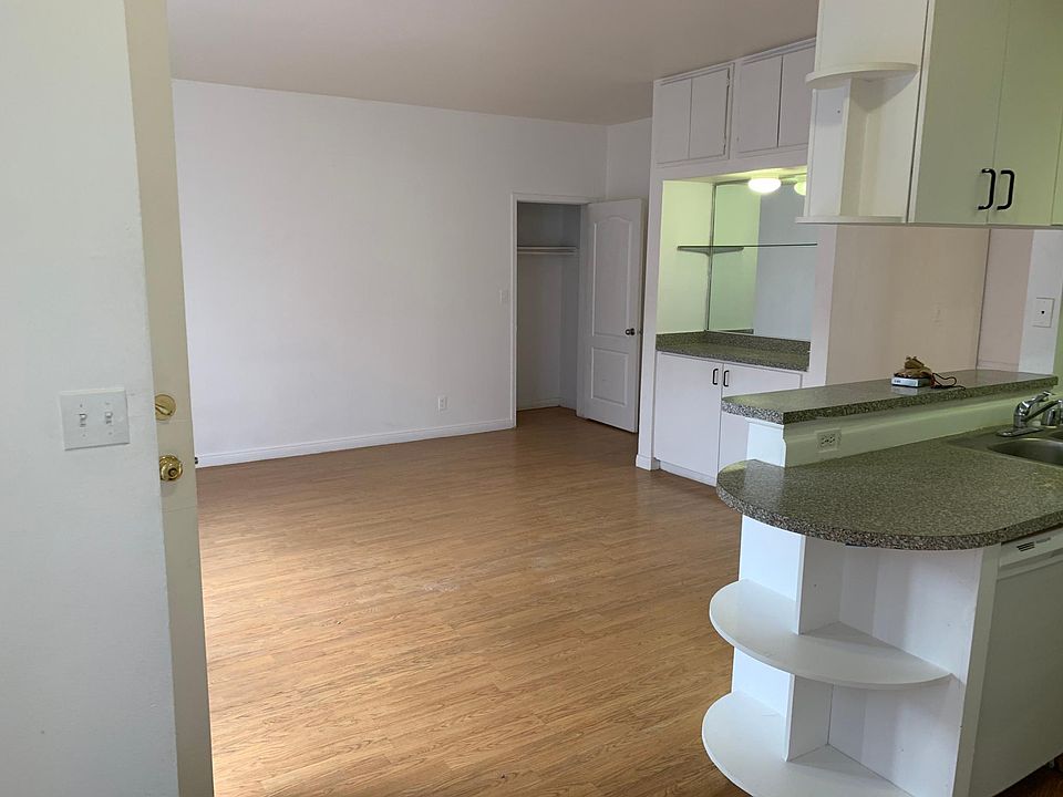 1st image of 1431 S Shenandoah St #12