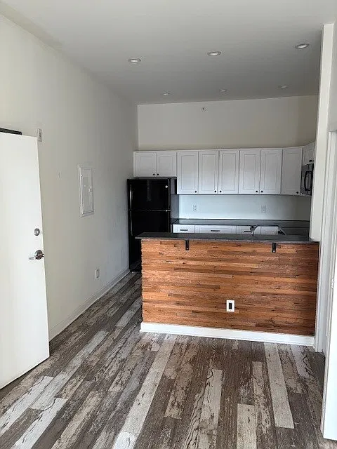 1 bed, 950 sqft, $1,300 — Photo 3
