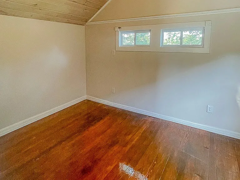 master bedroom (upstairs)