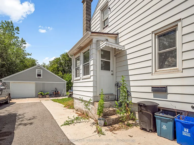 1019 Niagara St — Photo 2