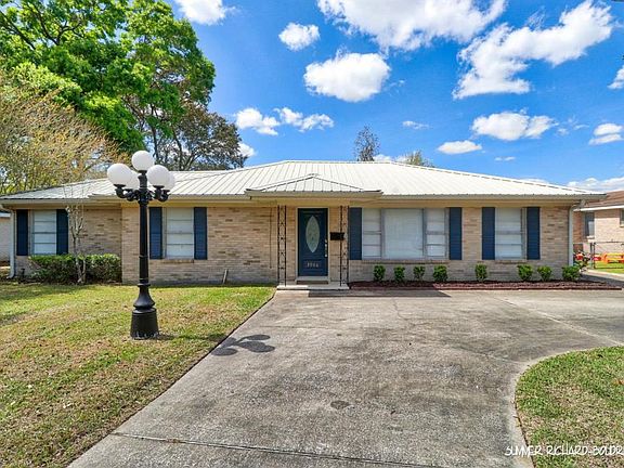 5th image of 3906 Gennessee St