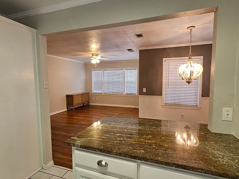 307 N Bradley St — Photo 22