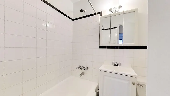 Rented by Bond New York | media 16