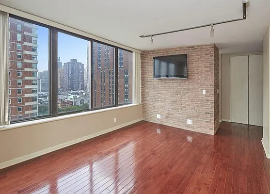 Rented by Compass | media 8