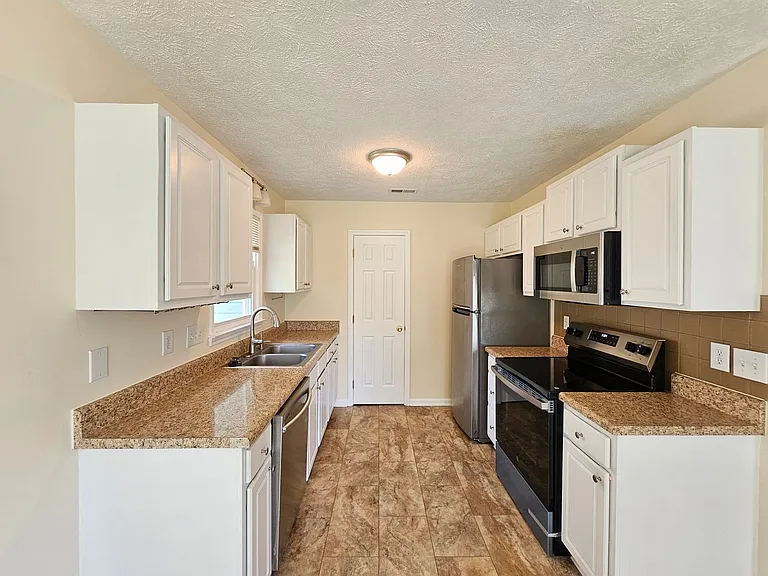 310 Buckeye Dr — Photo 5
